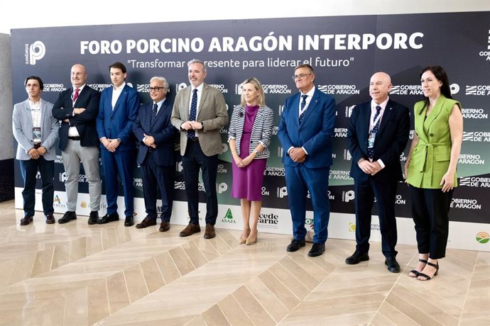 Foto de familia en el Foro Interporc en Zaragoza.