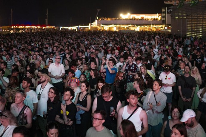 Archivo - Decenas de personas durante el Primavera Sound, en el Parc del Fòrum, a 5 de junio de 2025, en Barcelona, Catalunya (España). Primavera Sound Barcelona 2025, se celebra del 4 al 8 de junio de 2025, reúne a los grandes nombres del pop, indie y el