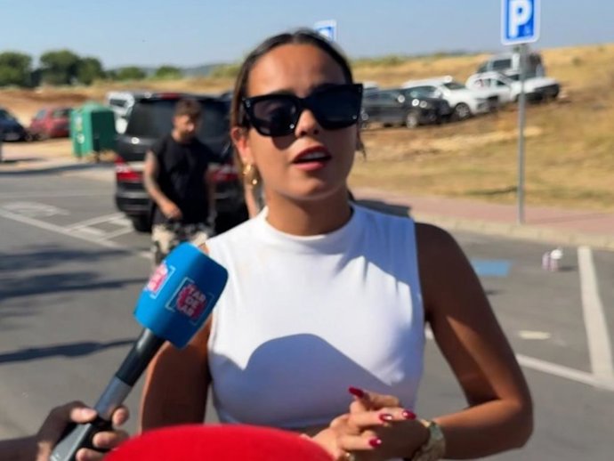 Gloria Camila sale de comer junto a su familia y la familia de Michu y s muestra afectada