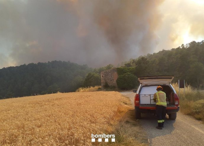 Incendio en Sant Pere Sallavinera (Barcelona)