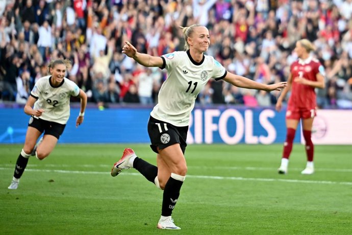 08 July 2025, Switzerland, Basel: Germany's Lea Schueller celebrates scoring her side's second goal during the UEFA Women's Euro 2025 Group C soccer match between Germany and Denmark at St. Jakob-Park. Photo: Sebastian Christoph Gollnow/dpa