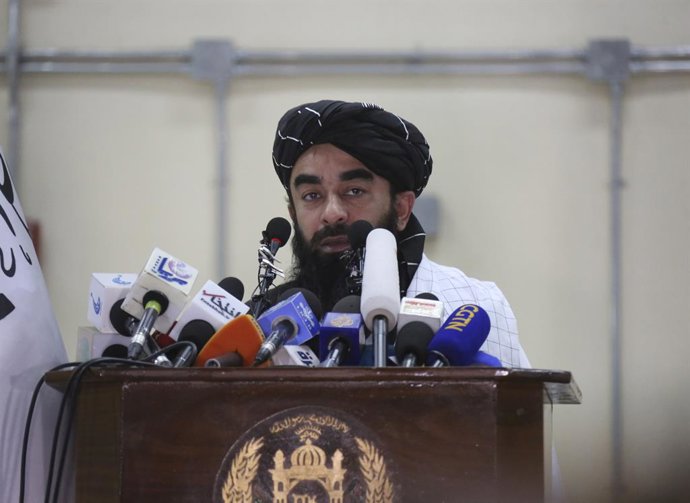 Archivo - KABUL, April 3, 2022  -- Chief spokesman of Afghanistan's caretaker government Zabihullah Mujahid speaks at a press conference in Kabul, Afghanistan, on April 3, 2022. The Taliban supreme leader Haibatullah Akhundzada on Sunday banned in a decre