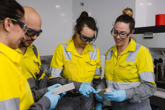 Preparan proyecto pionero en España que permitirá reutilizar cenizas volantes procedentes de biomasa como sustituto parcial del cemento en el relleno de cámaras y galerías mineras.