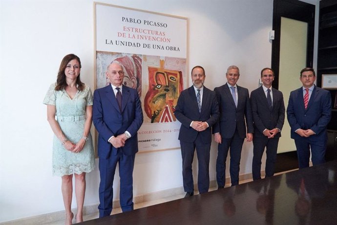 Bernard Ruiz-Picasso, presidente del Consejo Ejecutivo del Museo Piccaso Málaga, y Juan Carlos Barroso, responsable ¡de la Fundación 'la Caixa' en Andalucía, Ceuta y Melilla, entre otros.