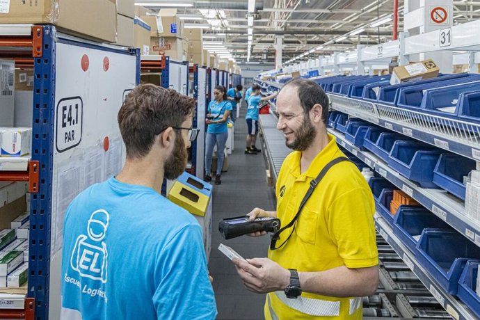 Alumnos de la Escuela Logística de Hefame