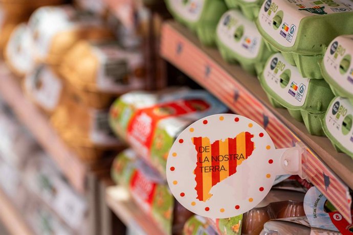 Archivo - Productes d'un supermercat de Caprabo