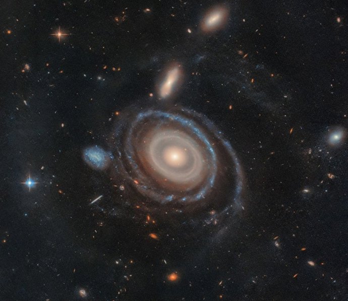 Archivo - LEDA 1313424, acertadamente apodada Bullseye (Diana), tiene dos veces y media el tamaño de nuestra Vía Láctea y tiene nueve anillos.