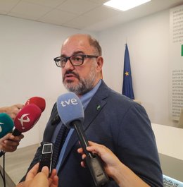 El directoer general de Recursos Humanos del SES, José Antonio Bote, en declaraciones a los medios tras la Mesa Sectorial de Sanidad