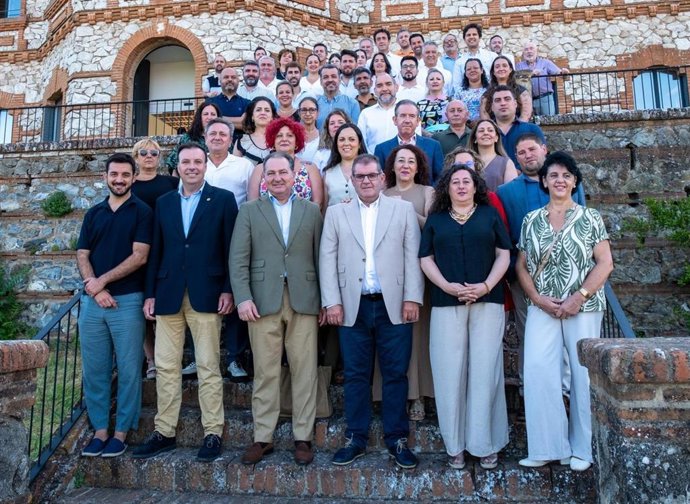 Firma del convenio de 'Tu Diputación Invierte' con 46 ayuntamientos de la Sierra y la Cuenca Minera.