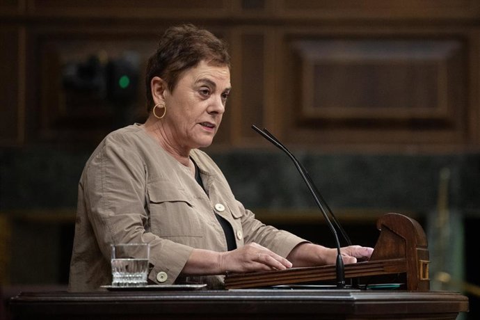 La portavoz de EH Bildu en el Congreso, Mertxe Aizpurua, interviene durante una sesión plenaria en el Congreso de los Diputados, a 26 de junio de 2025, en Madrid (España)