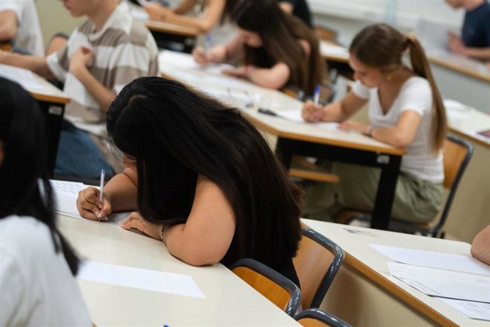 Estudiantes de bachillerato durante la convocatoria extraordinaria de julio de la PAU en la UPV
