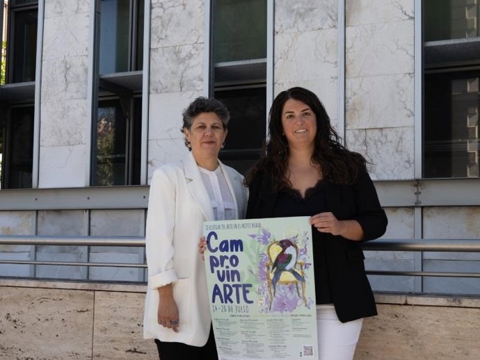 La directora general de Turismo y Promoción Territorial, Virginia Borges, y la directora del festival, Celia Fontecha, presentan la IX edición de Camprovinarte