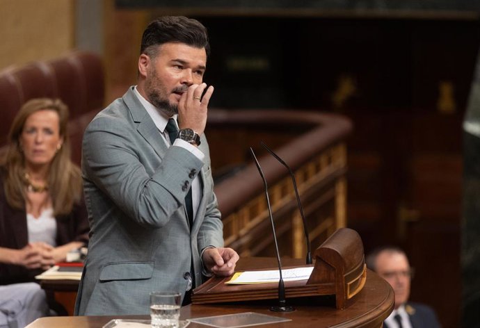El portavoz de ERC en el Congreso, Gabriel Rufián, interviene durante un pleno extraordinario