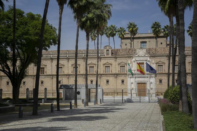 Archivo - Fachada principal del Parlamento Andaluz, en cuyo recinto se hallan las dependencias de la Cámara de Cuentas.