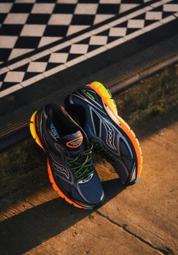Saucony presenta ProGrid Guide 7, un clásico de los 2000 reinventado.