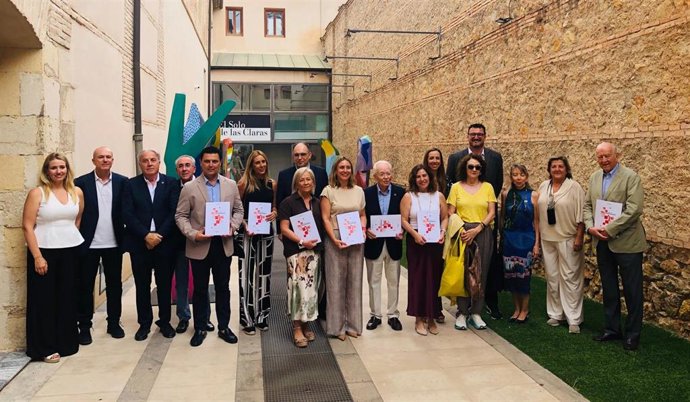La consejera de Política Social, Familia e Igualdad, Concepción Ruiz, en la presentación de la memoria de 2024 y el 30 aniversario de Proyecto Hombre Murcia junto a Tomás Zamora y Asunción Santos
