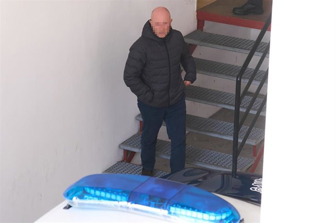 Archivo - El jefe del Servicio de Carreteras de la Consejería de Obras Públicas, M. A. D., a su llegada al Complejo Judicial de Las Salesas, a 24 de febrero de 2023, en Santander, Cantabria (España).  