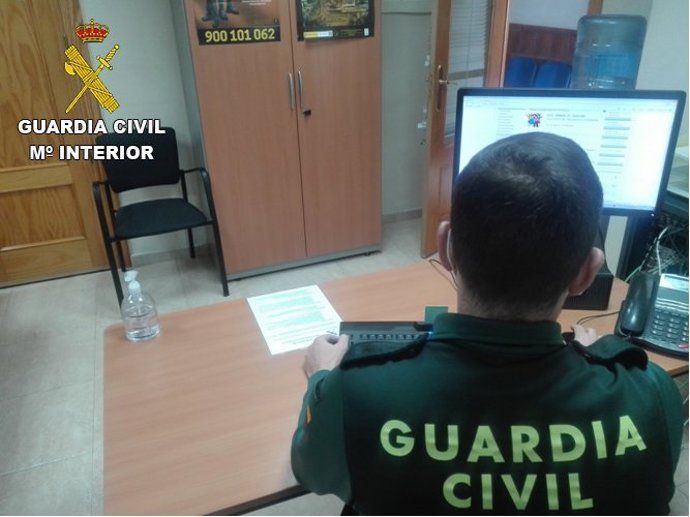 Archivo - Agente de la Guardia Civil, en imagen de archivo