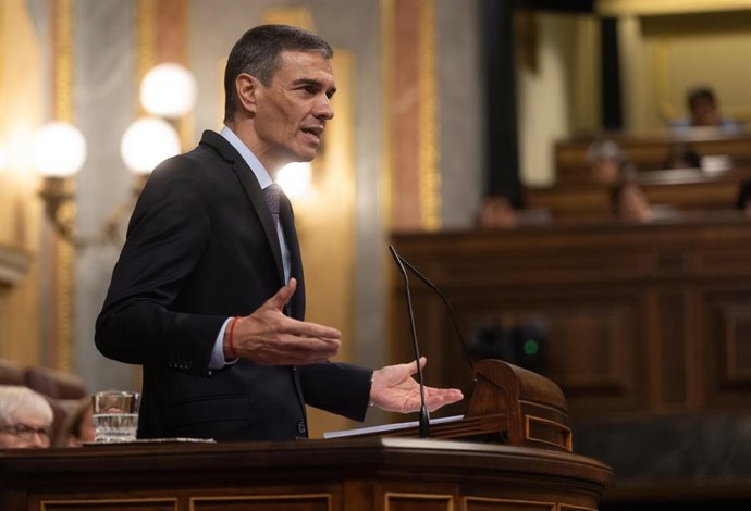El presidente del Gobierno, Pedro Sánchez, interviene durante un pleno extraordinario, en el Congreso de los Diputados