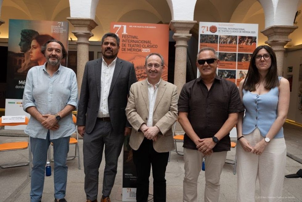 Renovación del convenio entre el Festival de Mérida y la ONCE