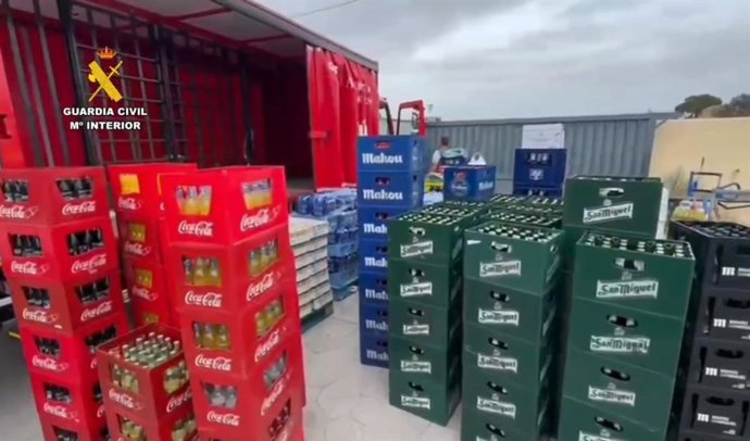 Un camión de gran tonelaje valorado en más de 80.000 euros, cargado con más de 10 palets de bebidas