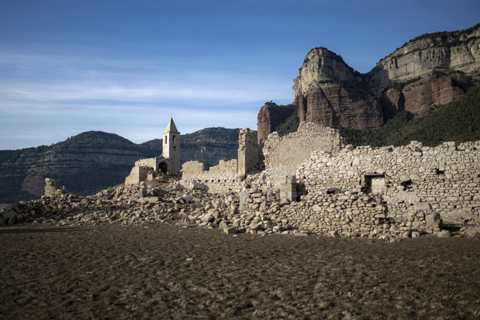 Archivo - Vista del pantano de Sau, a 22 de enero de 2024, en Barcelona