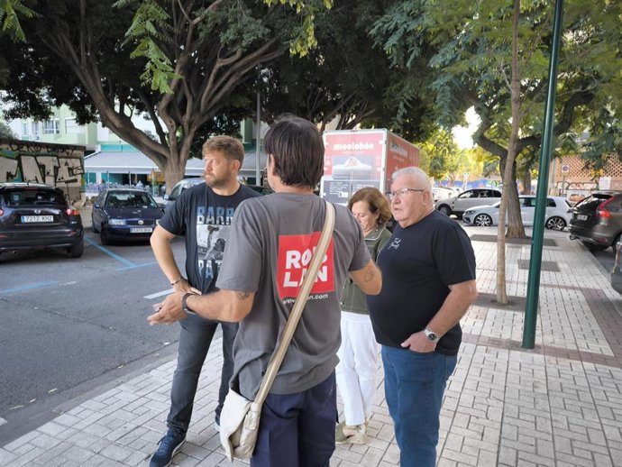 El concejal portavoz de Con Málaga en una visita a Huelin.