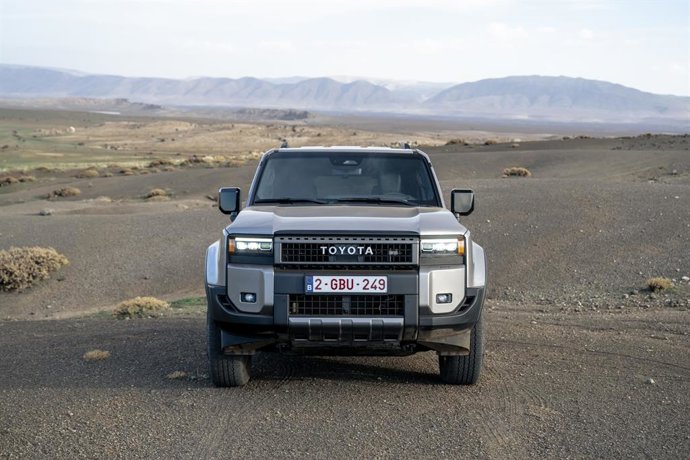 Toyota lanza su nuevo Land Cruiser 'Myld Hybrid 4x4' en España, disponible a partir de 2026.
