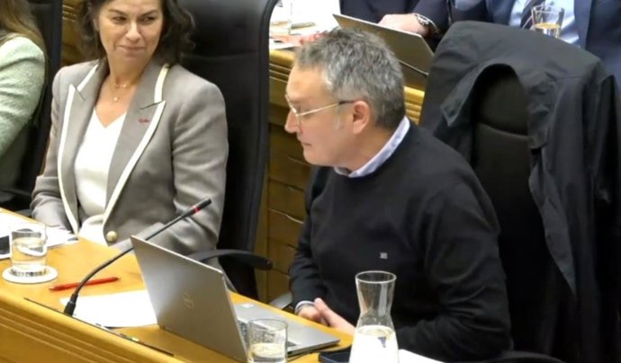 El concejal de Infraestructuras Urbanas y Rurales de Gijón, Gilberto Villoria, interviene en el Pleno Municipal gijonés.