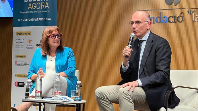El presidente del Instituto Jacques Delors y ex primer ministro de Italia, Enrico Letta, y la comisaria europea para el Mediterráneo, Dubravka Suica
