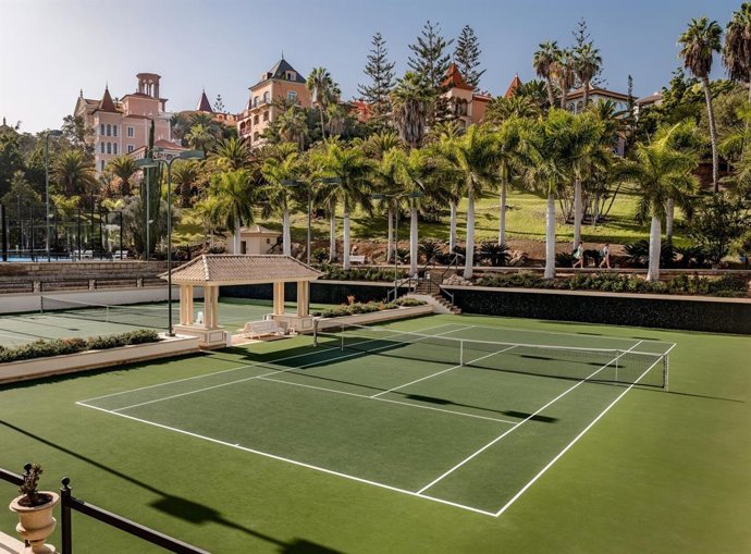 Tenerife: lujo, deporte y relax en un paraíso canario para golfistas y tenistas de élite