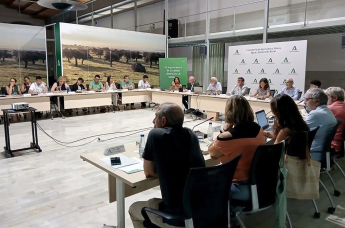 El Comité de Acuicultura analiza los nuevos retos del sector y las ayudas de la Junta por más de 12,7 millones de euros