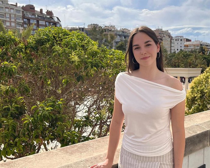 La estudiante de Paiporta Belén Cuevas, que ha sacado un 9,16 en la PAU