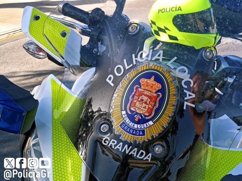 Moto de la Policía Local de Granada, en imagen de archivo