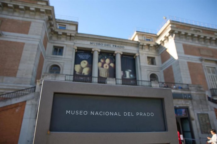 Archivo - Pancarta del Museo del Prado, a 12 de abril de 2024, en Madrid (España). El Museo Nacional del Prado se encuentra entre los diez museos más concurridos del mundo el pasado año 2023, según The Art Newspaper, que, además, afirma que se han recuper