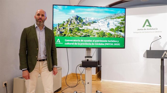 Eduardo Lucena, en la presentación de la nueva convocatoria de ayudas dentro del programa Patrimonio Turístico Cultural de Andalucía (Patcul).