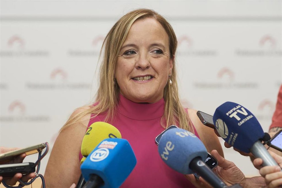 Archivo - La consejera de Presidencia, Justicia, Seguridad y Simplificación Administrativa del Gobierno de Cantabria, Isabel Urrutia.