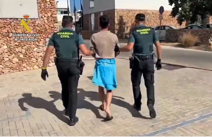 Detenido un joven por un robo con fuerza en Sant Lluís