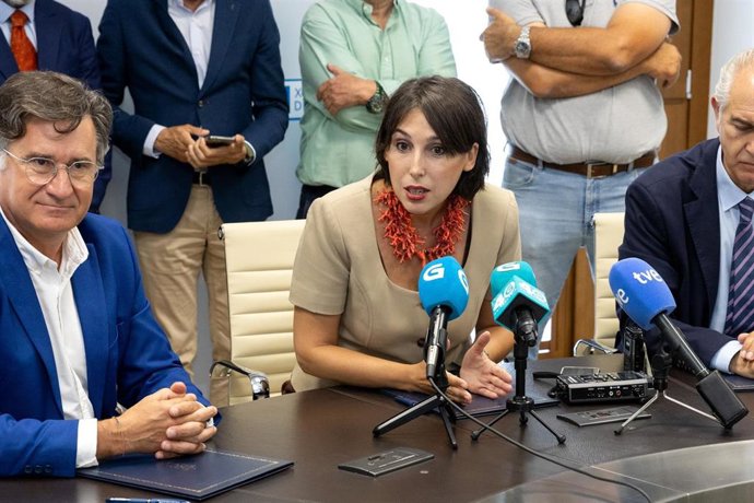 La conselleira de Economía, María Jesús Lorenzana, en atención a los medios, a 9 de julio de 2025.