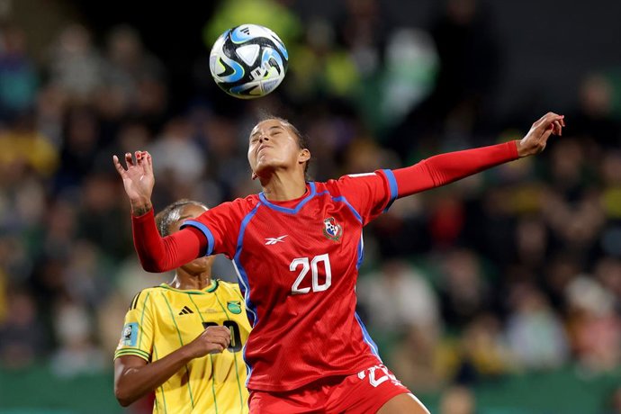 Archivo - Aldrith Quintero of Panama heads the ball during the FIFA Women's World Cup 2023 soccer match between Panama and Jamaica at Perth Rectangular Stadium in Perth, Saturday, July 29, 2023. (AAP Image/Richard Wainwright) NO ARCHIVING, EDITORIAL USE O
