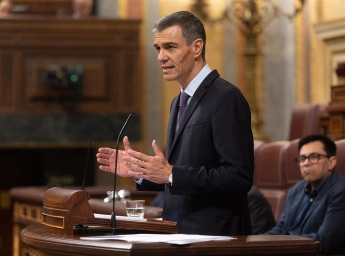 El presidente del Gobierno, Pedro Sánchez, interviene durante un pleno extraordinario, en el Congreso de los Diputados, a 9 de julio de 2025, en Madrid (España). Sánchez comparece en un pleno extraordinario para tratar asuntos pendientes como la implicaci