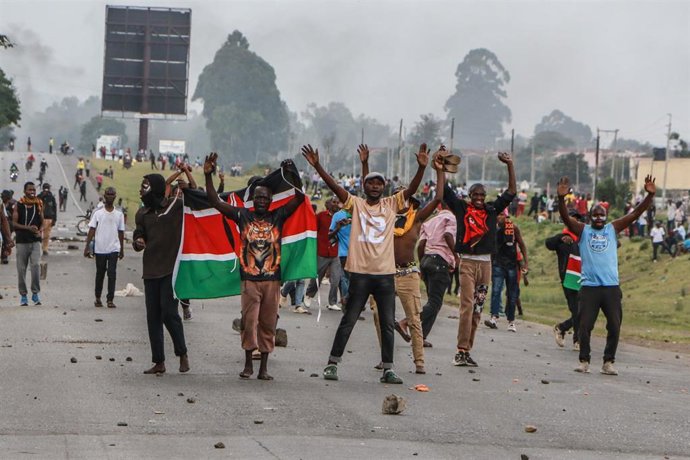 Manifestantes participan en las protestas antigubernamentales por el día de Saba Saba en Kenia