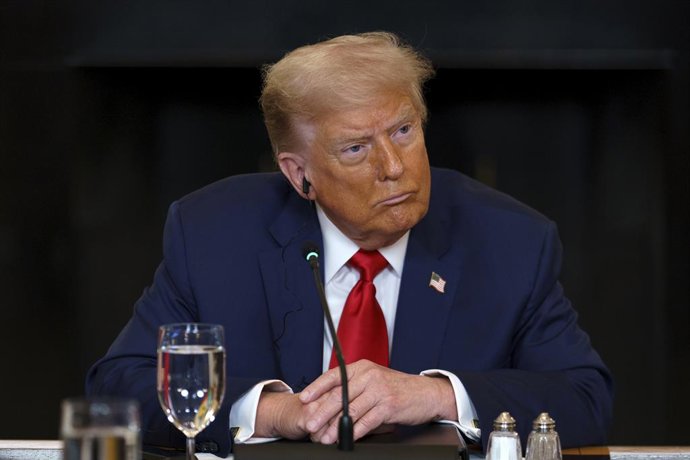 9 de julho de 2025, Washington, Distrito de Columbia, EUA: O presidente dos Estados Unidos, Donald J. Trump, durante uma reunião com líderes africanos na Casa Branca, Washington, DC, EUA, em 09 de julho de 2025. O presidente Trump está se reunindo com os 