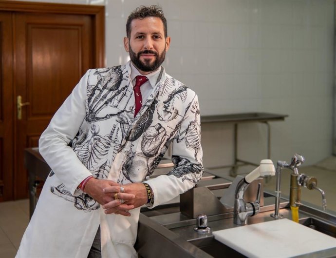 Archivo - Médico forense Borja Moreno y miembro del Cuerpo Nacional de Médicos Forenses