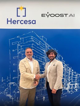 De izda a dcha: Juan José Cercadillo, CEO de Hercesa, y Cristian G. Pastrana, fundador y CEO de eVoost