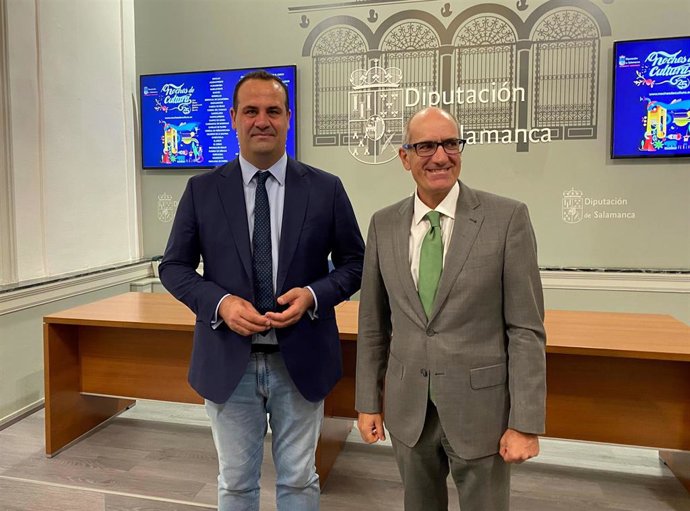 El diputado de Cultura, David Mingo, junto al presidente de la Diputación, Javier Iglesias.