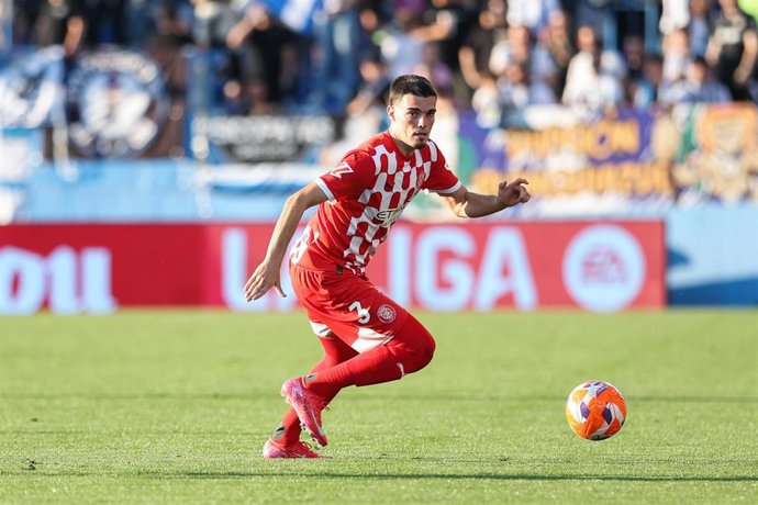 Archivo - Miguel Gutierrez of Girona FC in action during the Spanish league, LaLiga EA Sports, football match played between CD Leganes and Girona FC at Butarque stadium on Apri 24, 2025, in Leganes, Spain.
