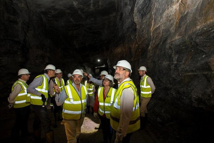Visita a la explotación minera en Lugo de la empresa Magnesitas de Rubián S.A.