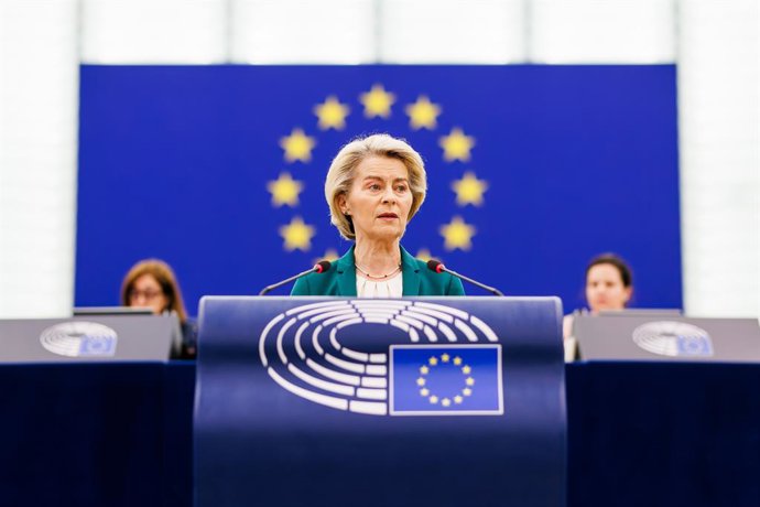 08 de julho de 2025, França, Strassburg: A presidente da Comissão Europeia, Ursula von der Leyen, discursa na sessão plenária do Parlamento Europeu. Foto: Philipp von Ditfurth/dpa