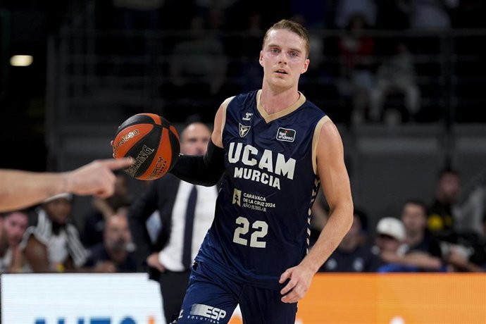 Archivo - Ludde Hakanson of UCAM Murcia in action during the Spanish League, Liga ACB Endesa Final 2, basketball match played between Real Madrid and UCAM Murcia at Wizink Center pavilion on June 10, 2024, in Madrid, Spain.
